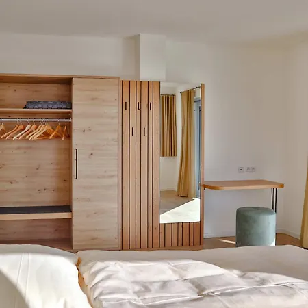 Moderner Hafenflair Am Stadthafen Sassnitz